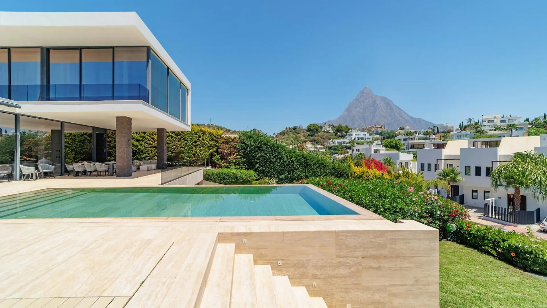 Luxury Villa Close To The Golf Marbella